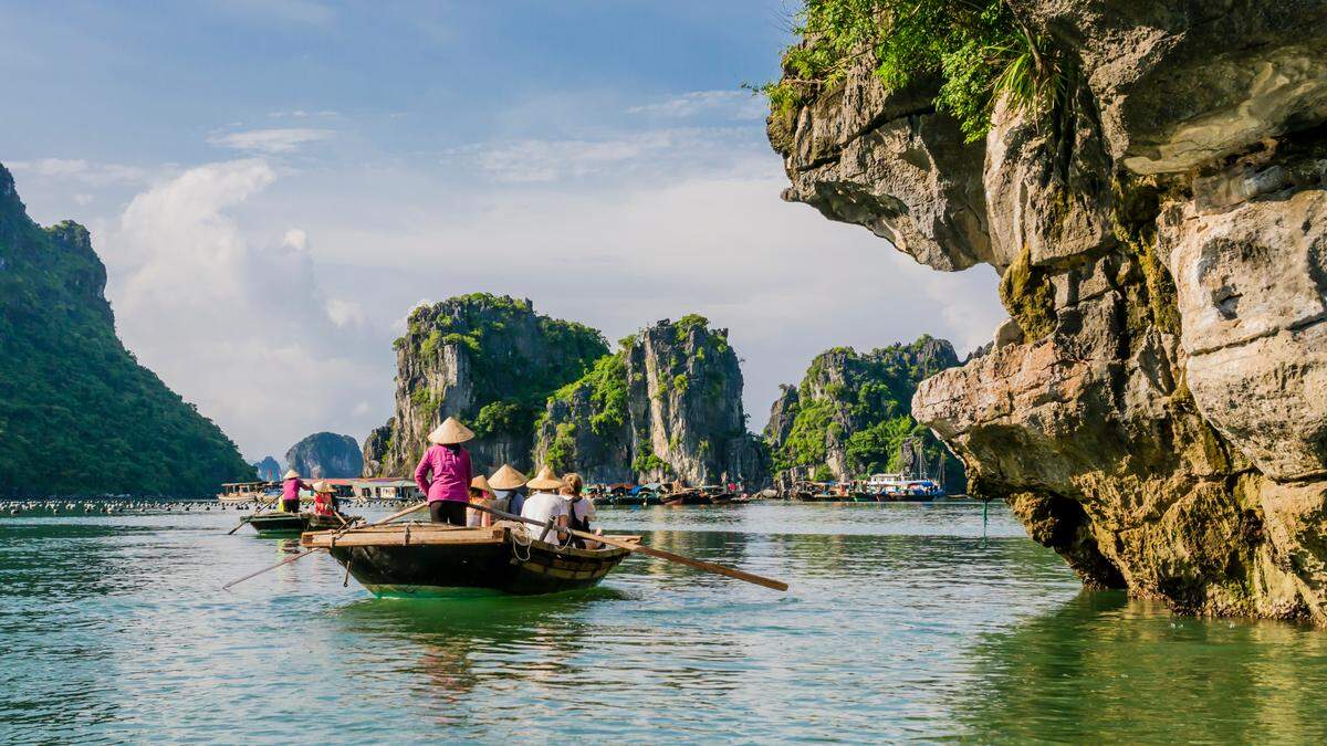 Halong Bucht mit einzigartiger Naturlandschaft