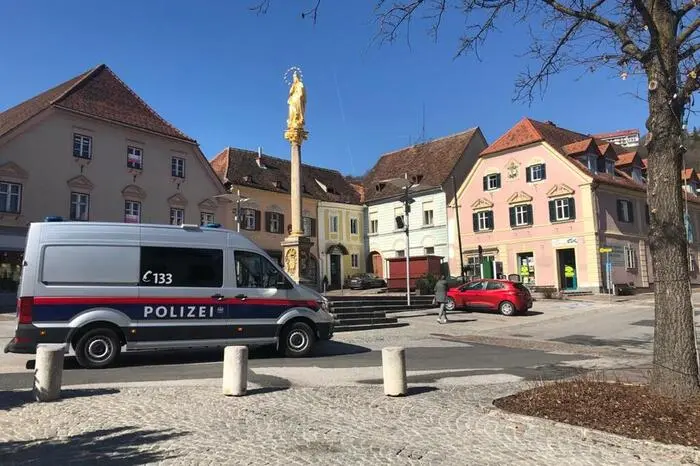 Ein ähnliches Bild auf dem Hauptplatz.