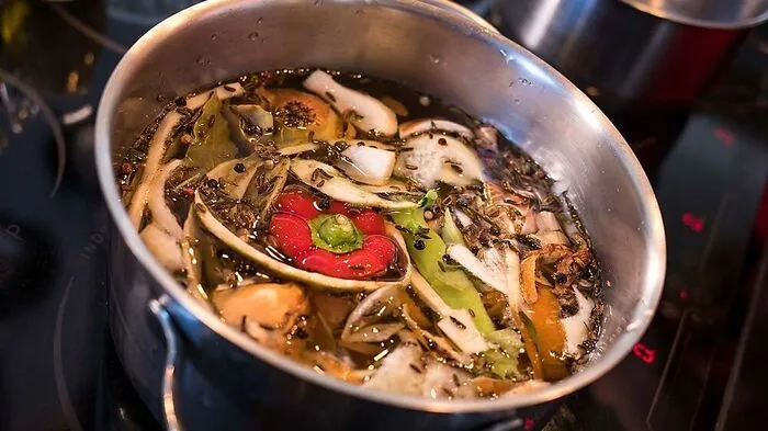 Franziska Treibers vegetarische Kraftbrühe