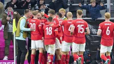 LINZ,AUSTRIA,13.OCT.24 - SOCCER - UEFA Nations League, group stage, OEFB international match, Austria vs Norway. Image shows the rejoicing of AUT with Marko Arnautovic (AUT).
Photo: GEPA pictures/ Christian Moser