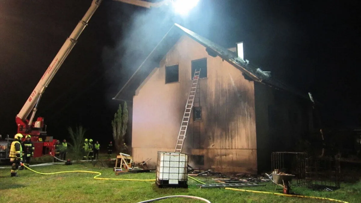 In einem leer stehenden Wohnhaus in Königsdorf brach ein Brand aus