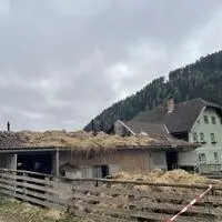 Eines von drei niedergebrannten Wirtschaftsgebäuden in Oberdorf bei Rennweg