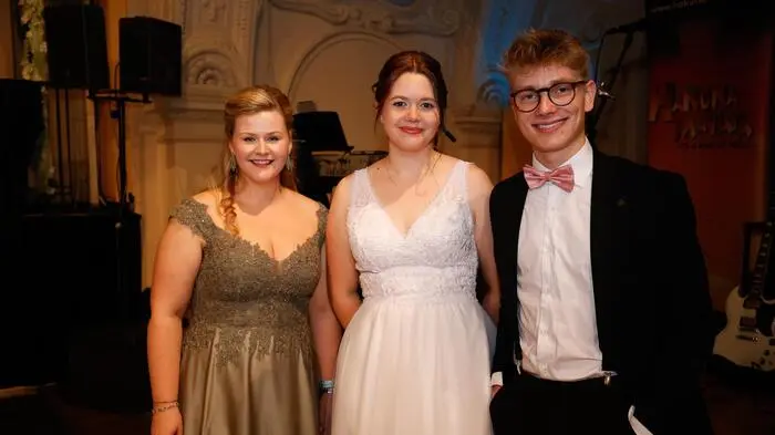 Der Maturaball des BG/BRG Judenburg wurde am 4. November 2023 im Veranstaltungszentrum von Judenburg unter dem Motto „First Class Matura – ready for takeoff“ zelebriert. 