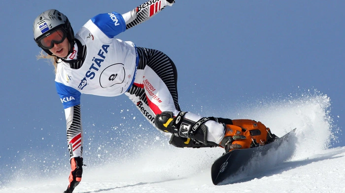 Die erste von insgesamt vier Medaillen holte sich Marion Kreiner 2007 in Arosa in der Schweiz: Silber im Parallelslalom.
