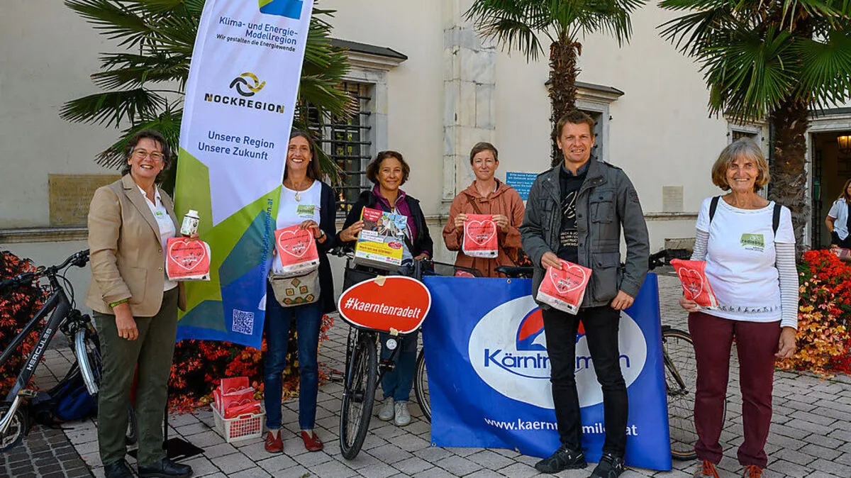 Im Rahmen der Europäischen Mobilitätswoche wurden Danke-Frühstückssackerl in der Spittaler Innenstadt verteilt