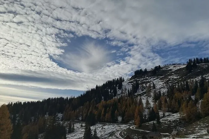 Dasselbe Phänomen, fotografiert von Kerstin Harreiter, die das Bild von der so genannten Stoiringalm in Wörschachwald aufnahm. Zamg-Chef Alexander Podesser bezeichnet die Fotografien als "Tausendguldenschuss", weil sie so selten sind.