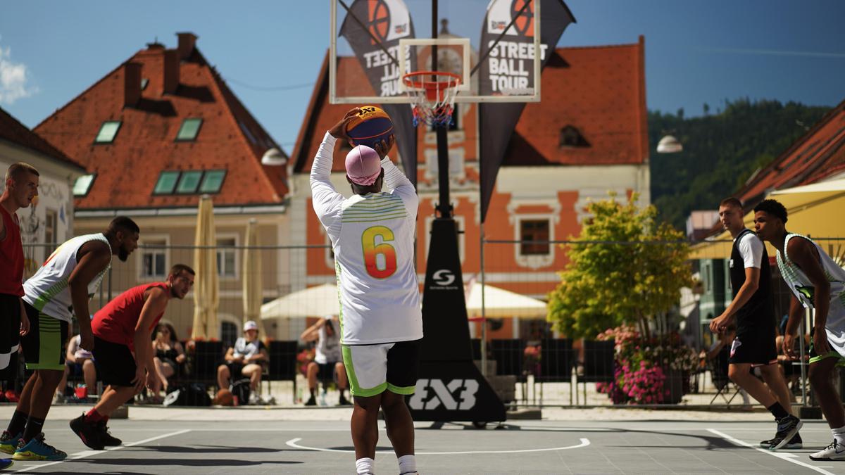 Am 18. August findet das Finale der „3x3 Dunkshop Streetballtour“ am Kapfenberger Hauptplatz statt