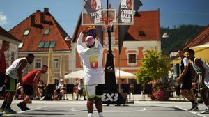 Am 18. August findet das Finale der „3x3 Dunkshop Streetballtour“ am Kapfenberger Hauptplatz statt