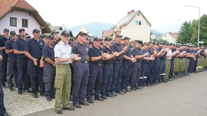 Hunderte Feuerwehrmitglieder aus der Steiermark, Oberösterreich, Niederösterreich und Kärnten nahmen in Apfelberg am 23. Landeswasserwehr-Leistungsbewerb in Bronze bzw. Silber sowie beim 21. Bewerb um das Landeswasserwehr-Leistungsabzeichen in Gold teil.