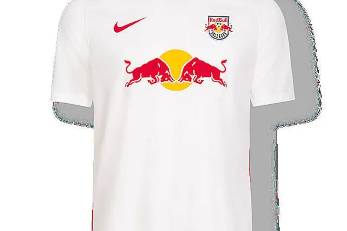 Doublesieger Salzburg hat noch kein neues Trikot für die Bundesliga präsentiert. Das Modell aus der Vorsaison gibt es aber um nur 44,95 Euro.