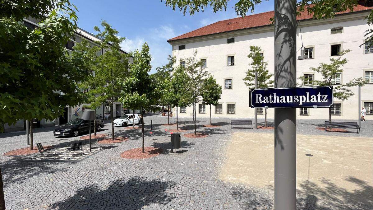 Heißt der Rathaus-Platz bald Lex-Nalis-Platz? Die Wahrscheinlichkeit ist eher gering