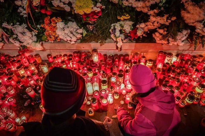 Der rumänische Staat gedenkt mit dreitägiger Staatstrauer und Feierlichkeiten an mehreren Schauplätzen des am 5. Dezember im Alter von 96 Jahren in der Schweiz verstorbenen früheren Monarchen.