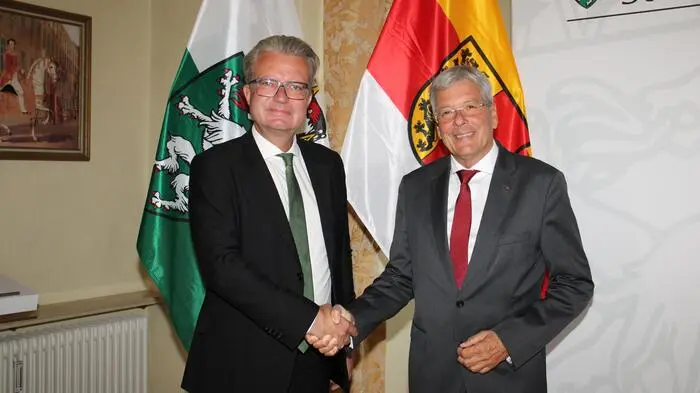Auf Einladung der beiden Landeshauptleute Christopher Drexler und Peter Kaiser fand am Freitag, 13. September, im Schloss Piber in der Lipizzanerheimat die zweite gemeinsame Konferenz der Landesregierungen von Kärnten und der Steiermark statt.