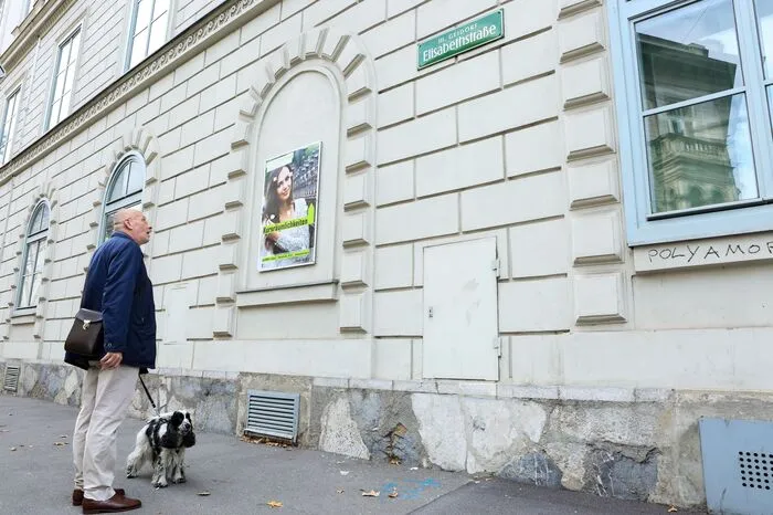 Das ehemalige Palais Kees, das zuerst eine Art Zinspalais war, später diente es dem Korpskommando als Sitz, heute ein Studentenwohnheim