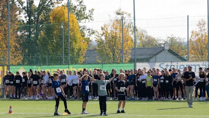 Am Dienstag fand am Sportgelände rund um das Bundesschulzentrum Hartberg der traditionelle Crosslauf der Schüler statt.