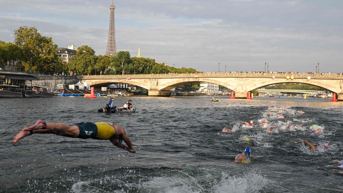 Triathleten bei einem Testevent im August 2023 in Paris