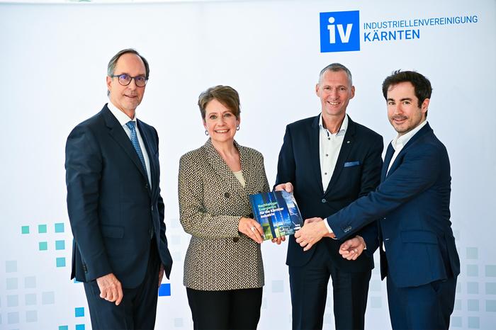 Timo Springer, Sabine Herlitschka, René Haberl und Anton Burger bei der Studienpräsentation 