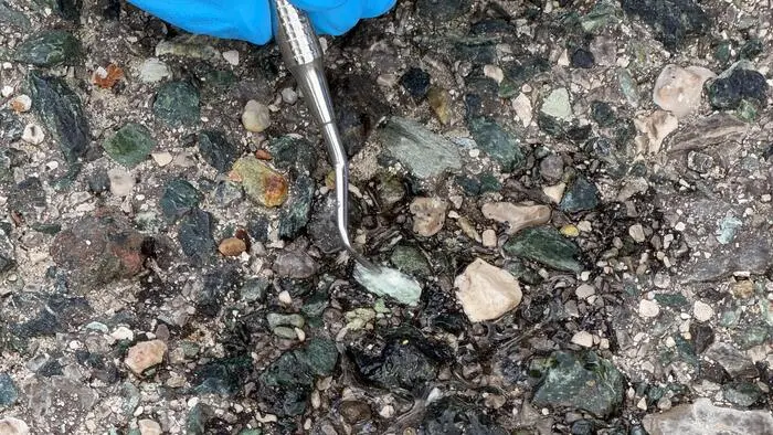 Vor wenigen Monaten wurde auch auf Straßen in Wien Asbest gefunden. Nun gibt es neuerliche Meldungen von Verdachtsfällen im Burgenland, in der Steiermark und in Niederösterreich