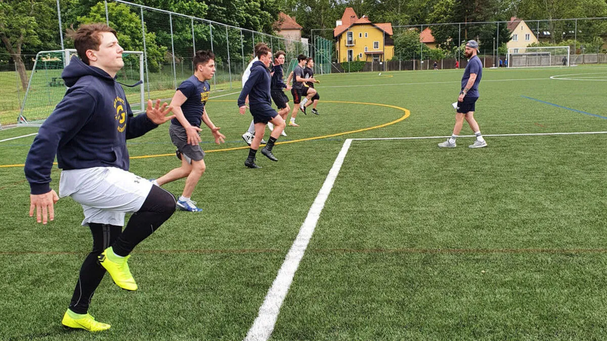 Der Nachwuchs der Graz Giants bei einem typischen Lauftraining
