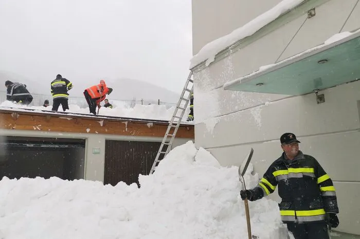 ... die Situation ist unverändert, auch in den nächsten Tagen soll noch mehr Schnee dazukommen ...