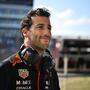 Daniel Ricciardo nimmt wieder Platz in einem Formel-1-Auto