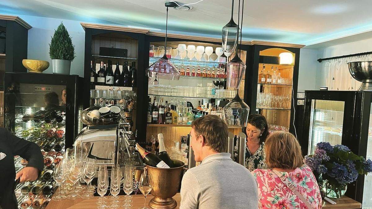 Die Bar im neuen Café Faudon | Die Bar im neuen Café Faudon