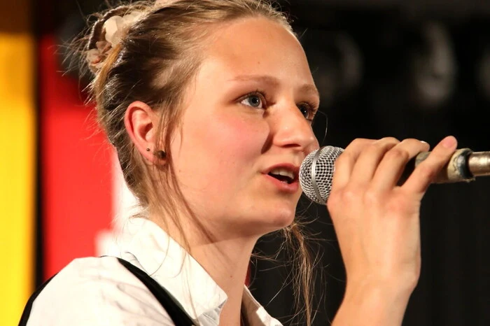 Als Solisten brillierten Angelika Dörfler (Gesang).....