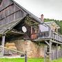 Die Almhütte im Lavanttal ist wieder Schauplatz der ATV-Sendung „Forsthaus Rampensau“