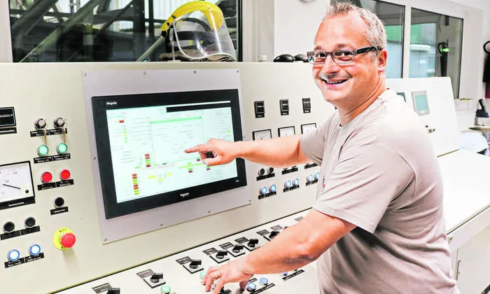 Mario ist Maschinenbediener und Schichtführer