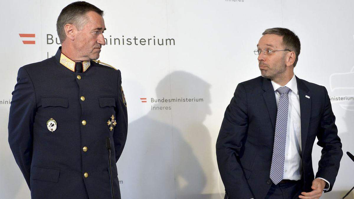 Franz Lang (Direktor des Bundeskriminalamtes) mit Innenminister Herbert Kickl