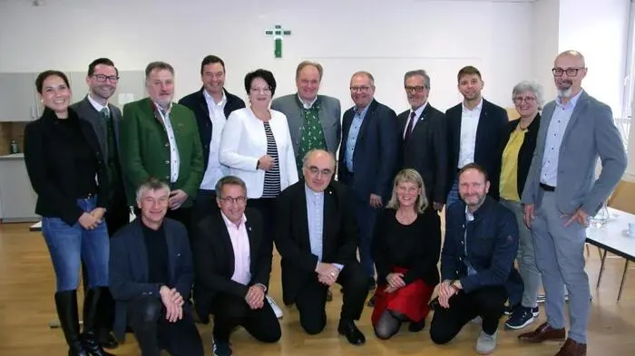 Im Rahmen seiner Visitation des Dekanates Voitsberg lud Diözesanbischof Wilhelm Krautwaschl die Bürgermeister des Bezirkes sowie die Bezirkshauptfrau Elisabeth Kladiva zu einem Gedankenaustausch im Rahmen eines Frühstückes ein.