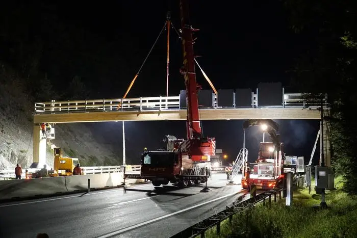 In der Nacht auf Mittwoch wurde das Konstrukt aufgstellt