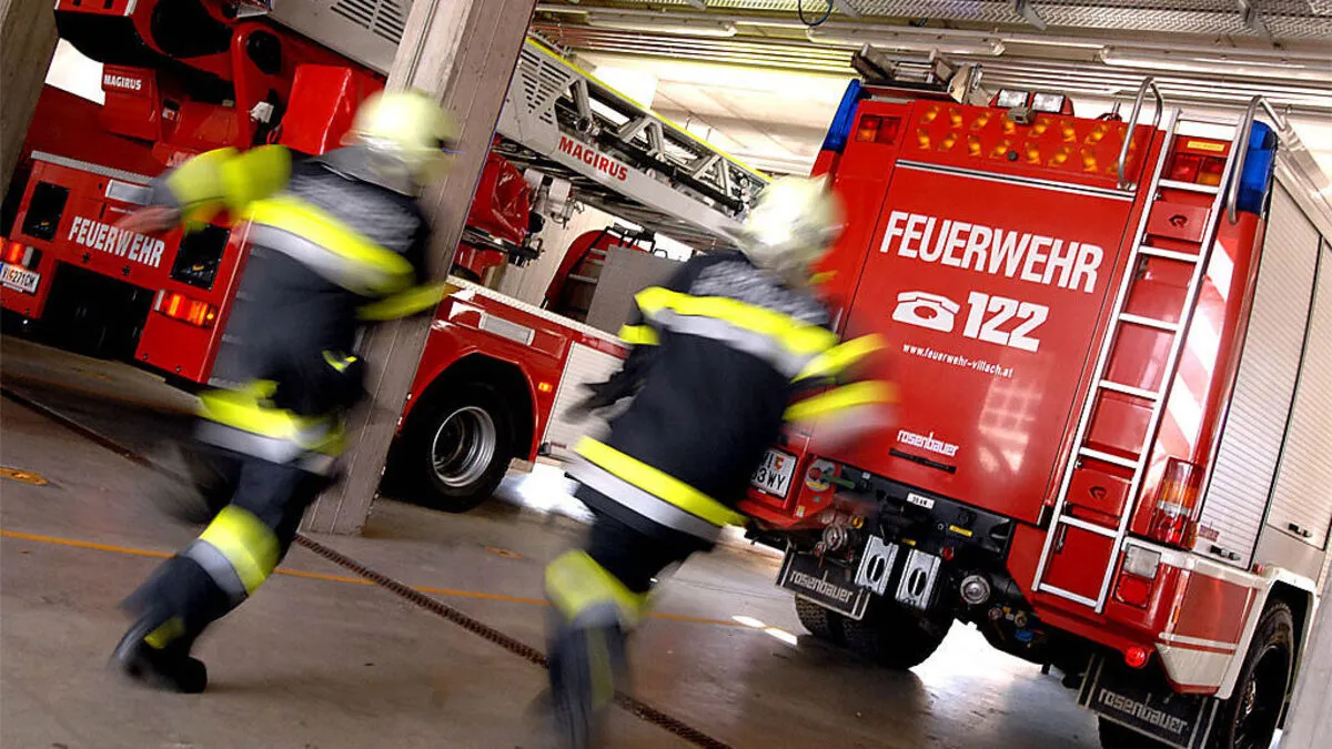 Mit 30 Mann und vier Fahrzeugen standen die Feuerwehren im Einsatz (Symbolfoto)