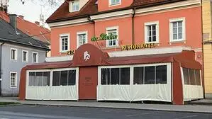 Das Gebäude, in dem die Pizzeria „Da Pietro“ untergebracht war, soll in einem Bieterverfahren einen neuen Besitzer finden