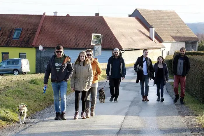 Hunderte Sternwanderer aus den Ortsteilen Altenmarkt, Fürstenfeld und Übersbach folgten der Einladung. 