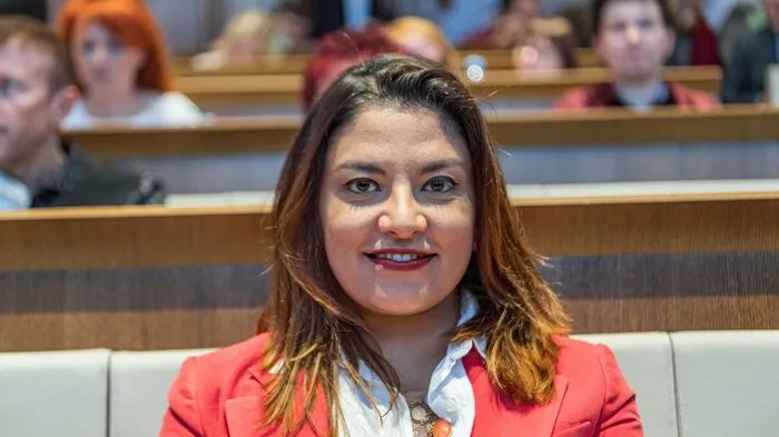Sahar Mohsenzada (KPÖ): Wir haben Schulden von 1,6 Milliarden Euro geerbt. Dennoch ist es gelungen, dem Anspruch an uns selbst - ein soziales und klimafreundliches Budget vorzulegen - gerecht zu werden.