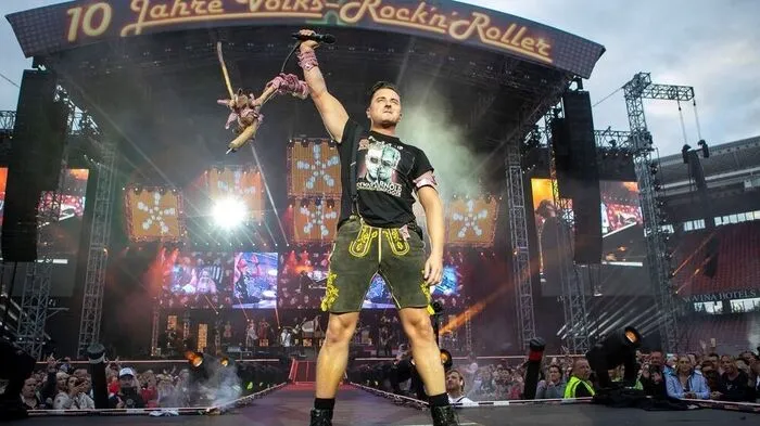 Andreas Gabalier feiert dieses Jahr "10 Jahre Volks-Rock'n'Roller", bevor er sich eine Schaffenspause gönnen will