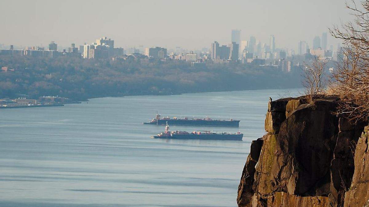 Im Hintergrund: die Skyline von Manhattan (&quot;Hudson River – Der Fluss zwischen Wildnis und Skyline&quot;)