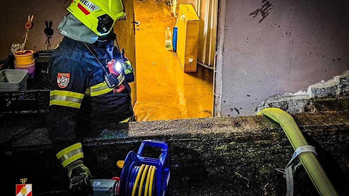 In der Nacht von Dienstag musste die FF Mooskirchen ausrücken, um einen überfluteten Keller auszupumpen