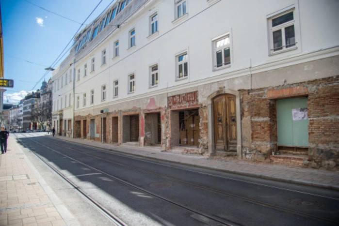 . . . ab Anfang Mai an der Ecke Jakoministraße/Grazbachgasse: Geboten werden unter anderem Suppen, Salate, Wraps, Sandwiches, frisch gepresste Säfte und mehr.