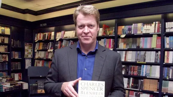 Charles Spencer: Er hat ein Buch herausgebracht, das Vorwürfe gegen den britischen König enthält.
