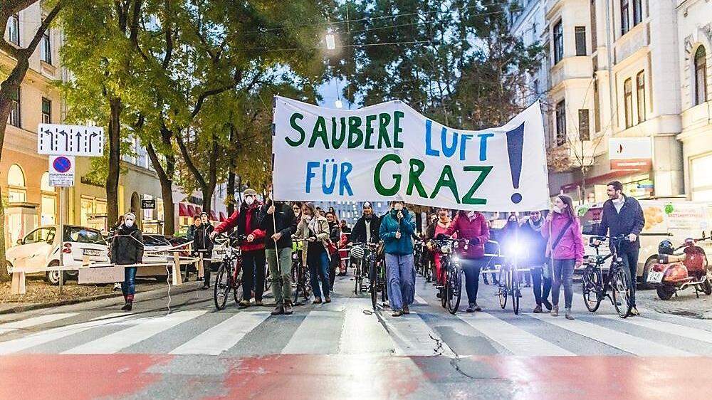 Im Oktober ruft die neue Bewegung &quot;Move it&quot; zur nächsten Parade für saubere Luft - diesmal mit dem Fahrrad