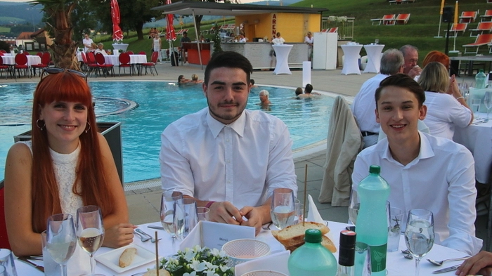 Klicken Sie sich durch die Fotos vom "Fest in Weiß" in der Therme Nova!