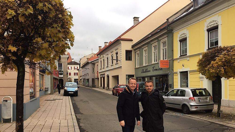 Bürgermeister Mario Abl und Architekturprofessor Hans Gangoly in Trofaiach