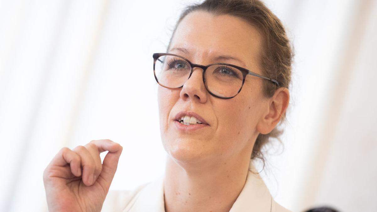 Bildungsministerin Iris Rauskala überreichte die Preise