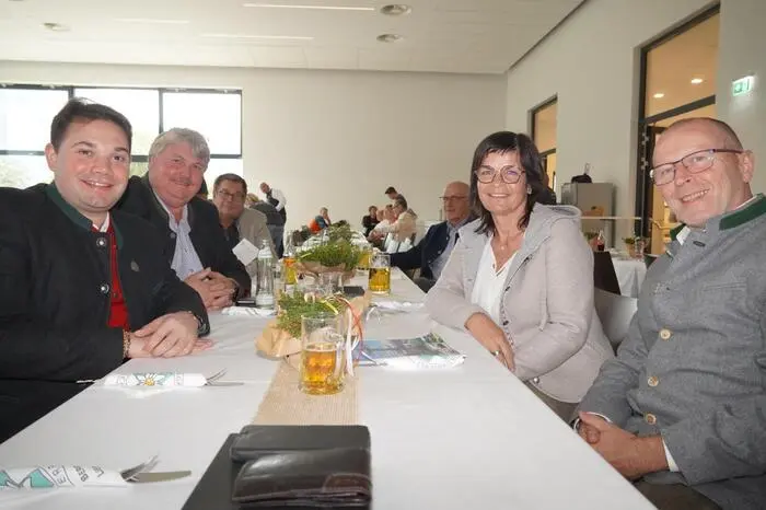 Zur Jubiläumsfeier kamen auch die Bürgermeister Klaus Rüscher aus Malta, Arnold Prax aus Trebesing, Franz Aschbacher aus Rennweg, die Bürgermeisterin aus Lendorf, Marika Lagger-Pöllinger sowie Vizebürgermeister aus Gmünd Philipp Schober
