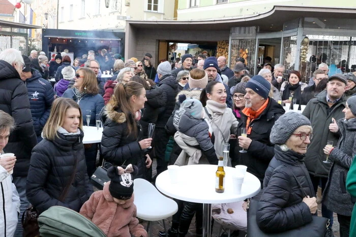 Klar, dass sich aus diesem Grund nicht nur die St. Veiter Bevölkerung Richtung Stadtzentrum aufgemacht hatte. 