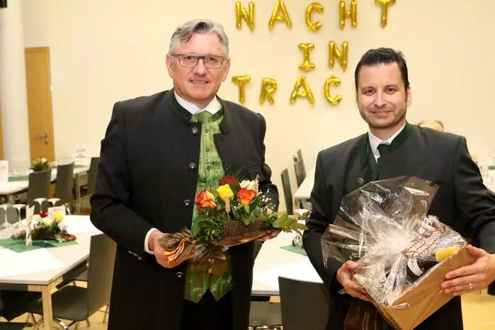 Sichtlich erfreut über das rege Besucherinteresse zeigten sich Obmann Ewald Göschl und Gemeindevorstand Hannes Rabitsch (von links).