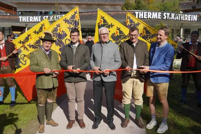 Das Projekt wird seit 2022 vom Tourismusverband und der Gemeinde umgesetzt und wurde vom Land Kärnten mit einer Leuchtturm-Förderung ausgezeichnet. Samstag konnte die offizielle Einweihung gefeiert werden