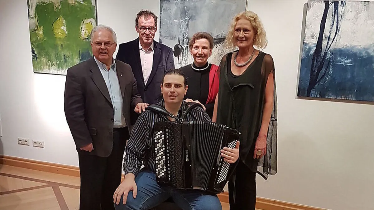 Jože Kopeinig, Dieter Schmidt, Maria Sinzig, Ulla Glatz-Blankenhorn (von links) und Musiker Thomas Nečemer 